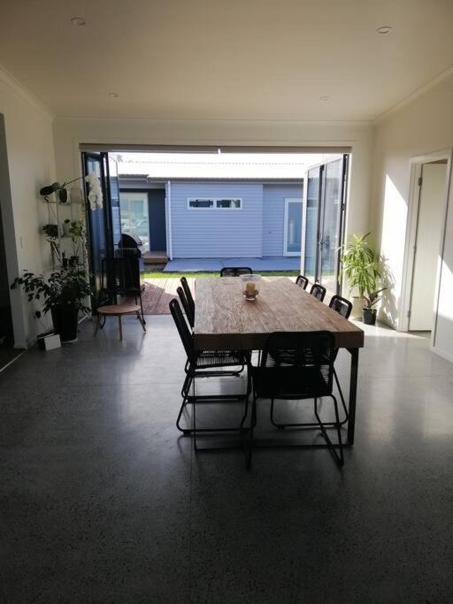 Purangi Beachhouse - 2 Bedroom Cooks Beach Luaran gambar